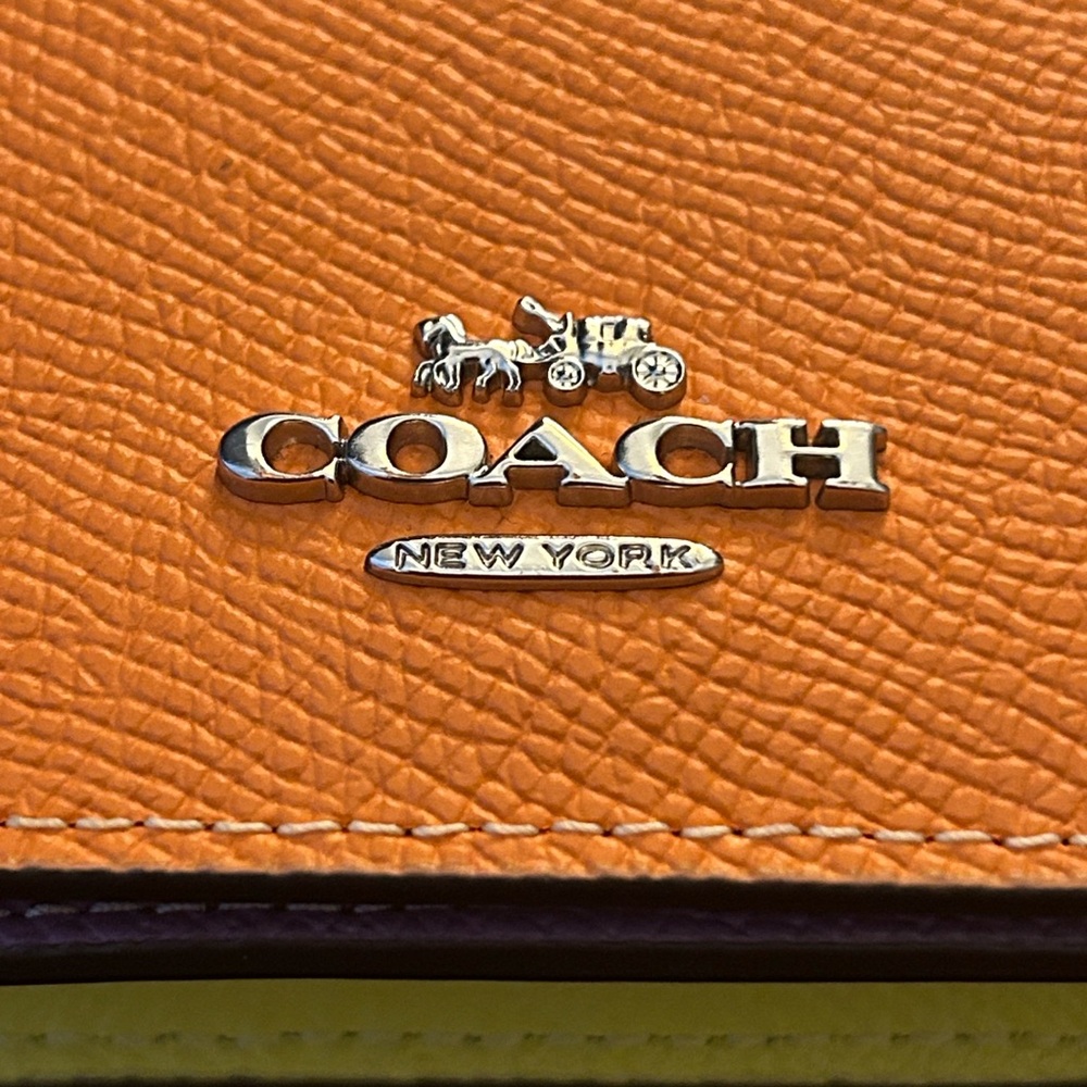 Coach Mini Wallet On A Chain
4” X 3” X 1” EUC - Picture 2 of 8